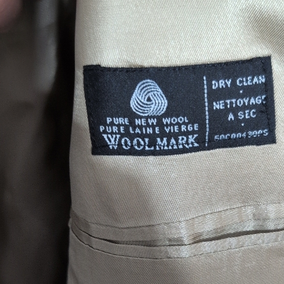 Elegant Beige Men's Blazer - Picture 6 of 10